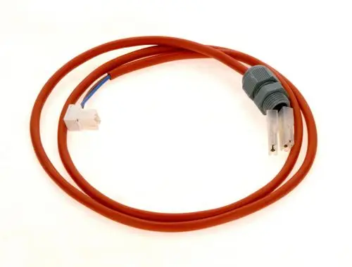 Bosch Kabelbaum mit rotem Kabel und grauem Stecker. Der Stecker hat zwei metallische Kontakte, und ein kleinerer Stecker ist ebenfalls vorhanden.